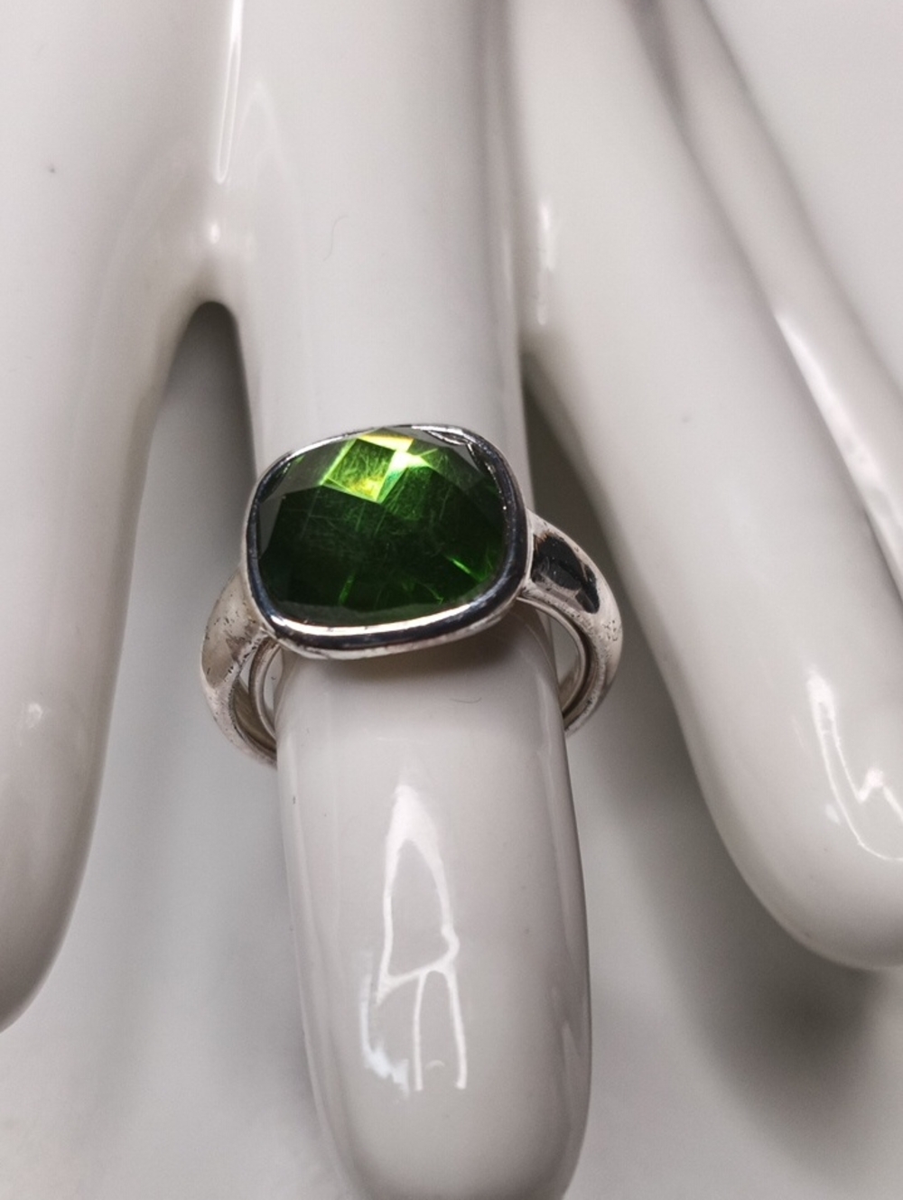 Avon Harbor Lights Silver Ring with Deep Green Cushion Gemstone - Medium